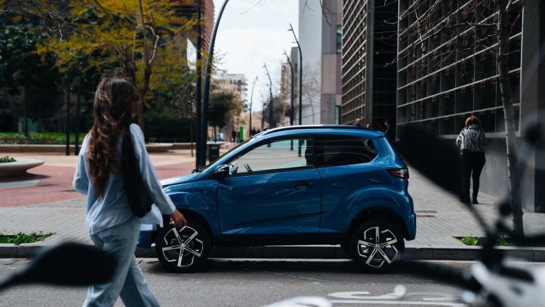 Minicar AIXAM Crossover SITU_CROOVR_BLS_PNG (1).jpg
