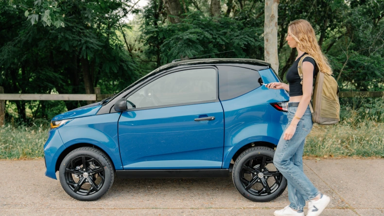 Minicar AIXAM e City 1.jpg